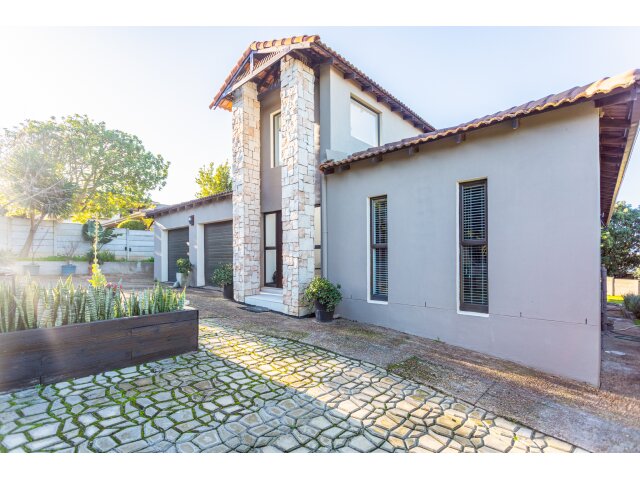  18  Walker, Aurora, Durbanville 